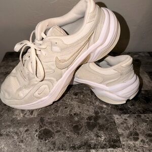 Nike Women's Beige and White Sneakers AL8